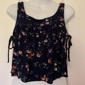 GOOD LUCK GEM | Scoop Neck Floral Print Crop Top